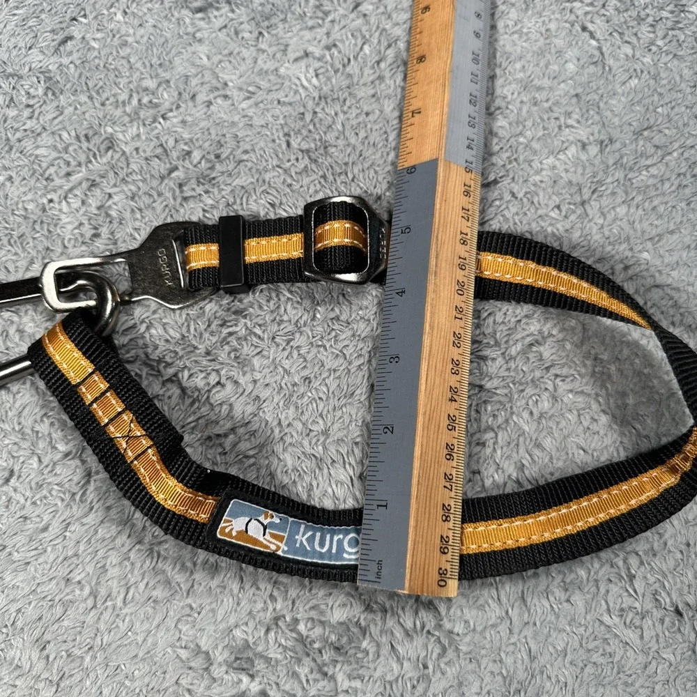 Kurgo Car Safety Tether for Dogs Connects Harness Directly to Seatbelt Buckle